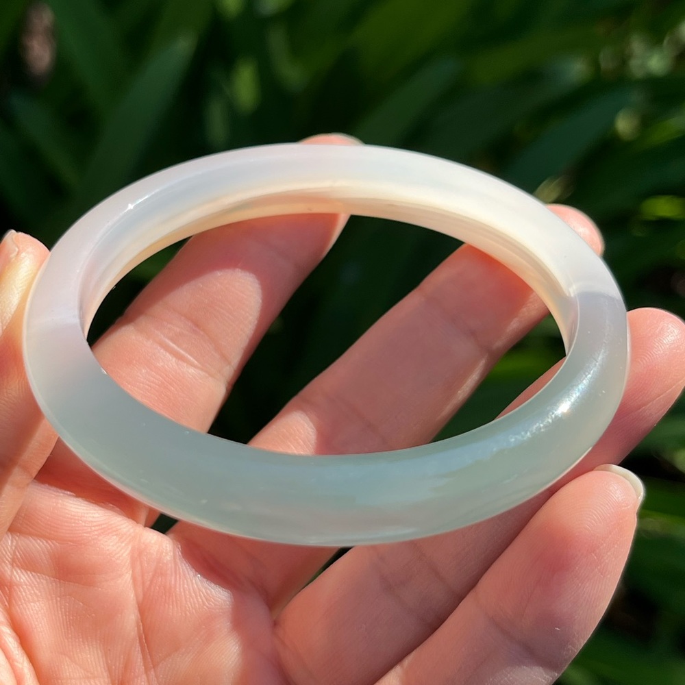 60.5mm inner diameter green white agate bangle 0278